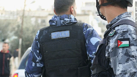 Un oficial jordano dispara contra estadounidenses en un cuartel de Amán